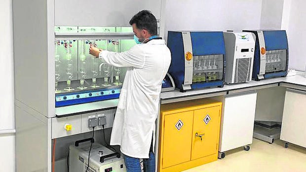 Un empresa de Palma del Río analiza los residuos agrícolas en busca de un aprovechamiento sostenible