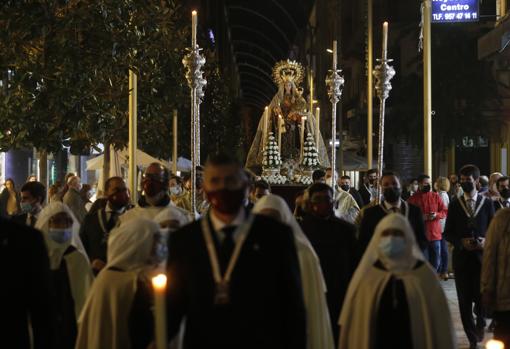 La Virgen del Carmen de San Cayetano, a su paso por Cruz Conde