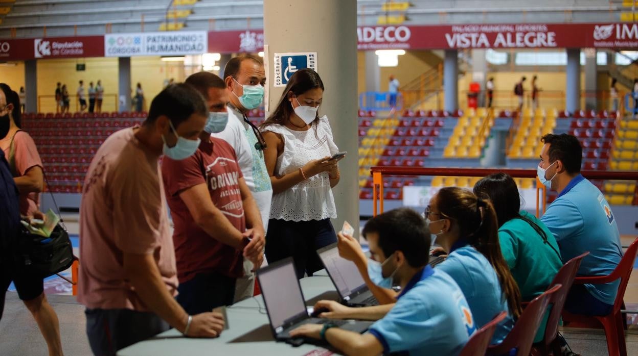 Vacunación de jóvenes en Vista Alegre