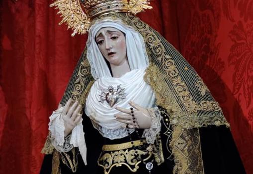 La Virgen de Gracia y Amparo, de luto