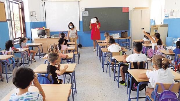 Andalucía acaba con el abuso del lenguaje inclusivo en los colegios e institutos