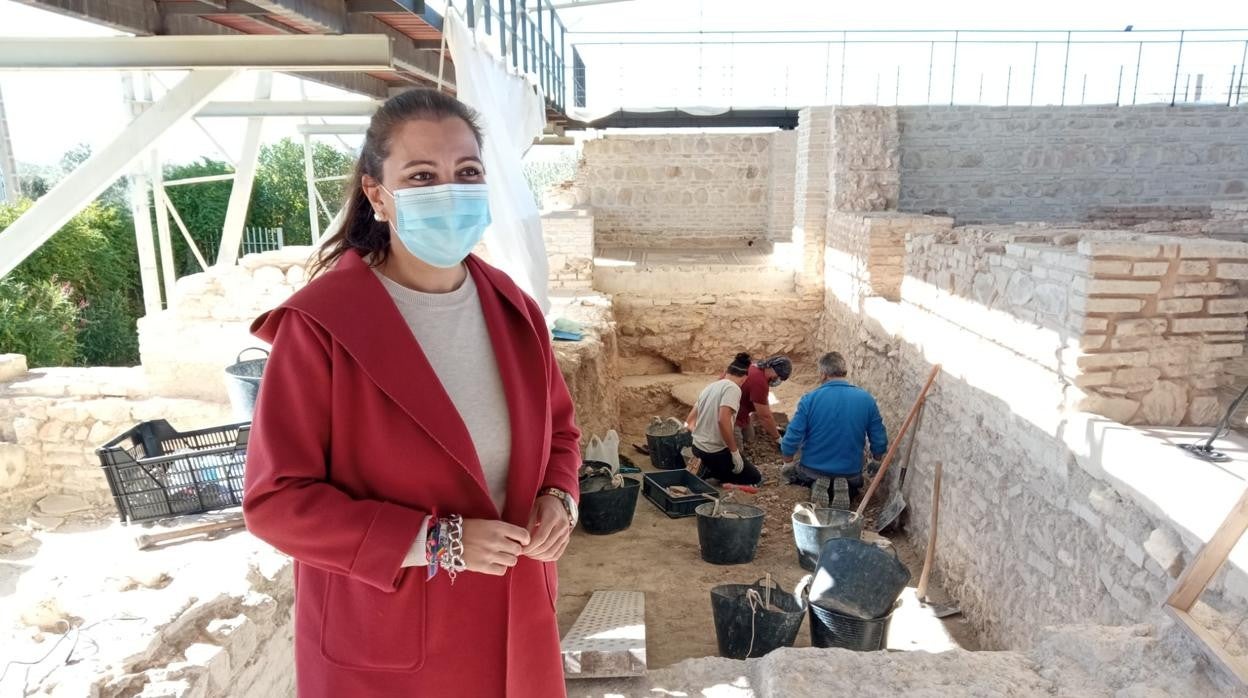 Ana Carrillo, durante la presentación de las excavaciones en Fuente Álamo