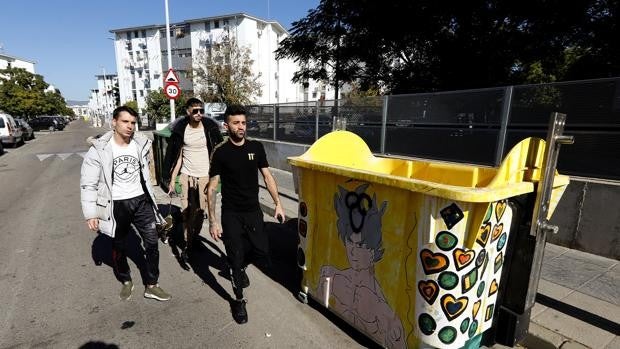 La quema de cada contenedor deja a Córdoba una factura de 1.000 euros cada dos días