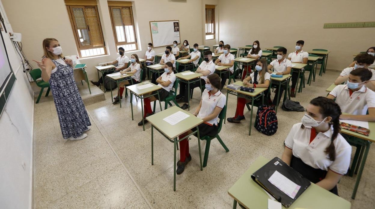 Imagen de una clase del colegio Salesianos al inicio del presente curso