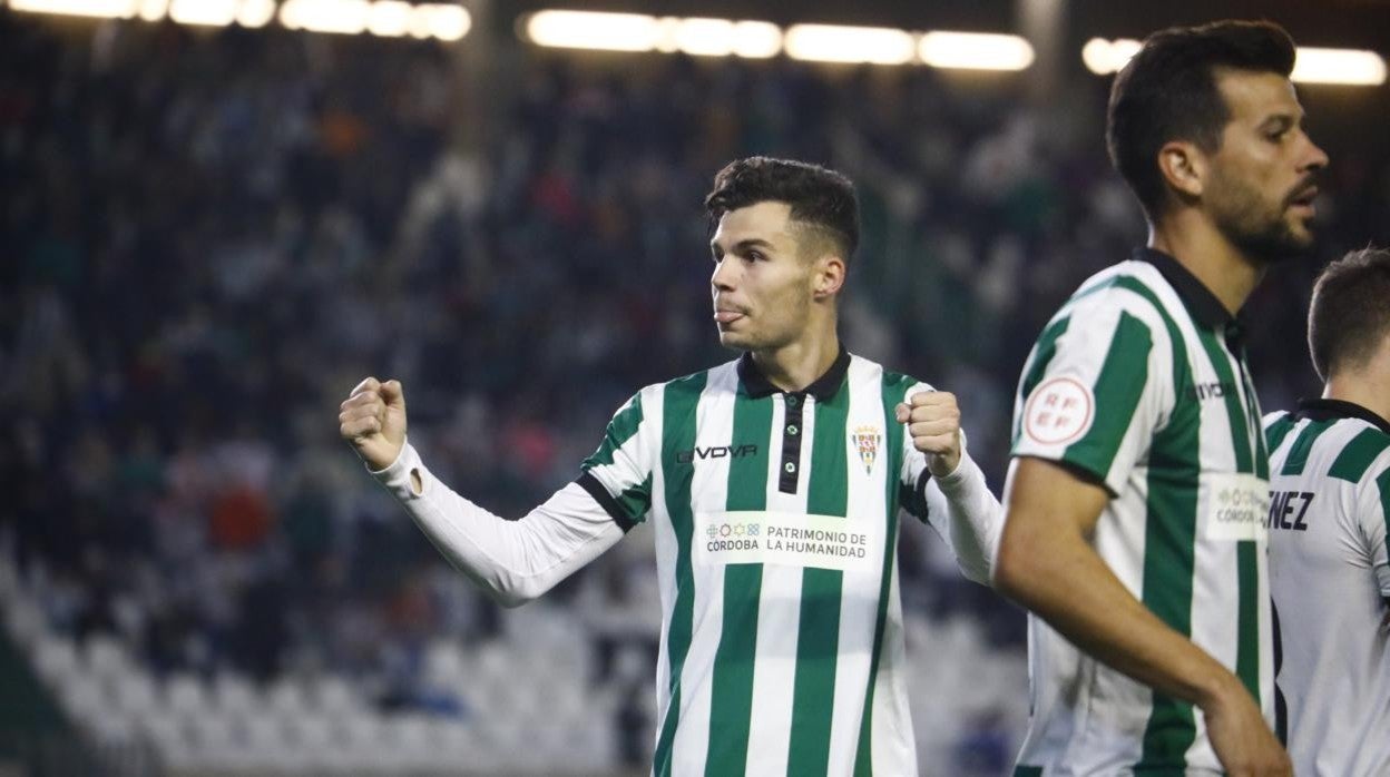 El extremo del Córdoba CF Luismi Redondo celebra el 5-0 ante el Cacereño