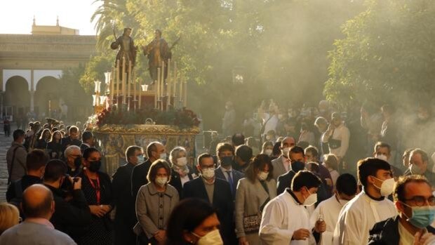 La fe más joven acompaña por las calles a los mártires San Acisclo y Santa Victoria de Córdoba