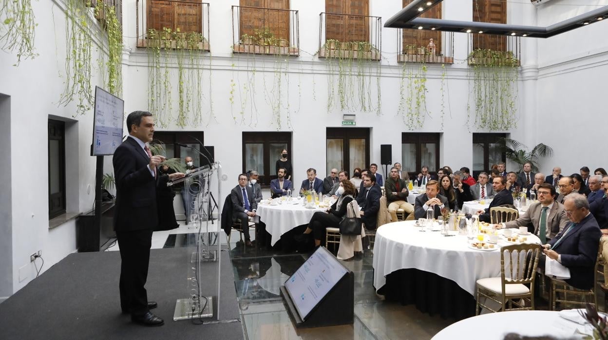 El presidente de Sareb, hoy dirigiéndose al público asitente a la 'Mirada Económica' de ABC Córdoba