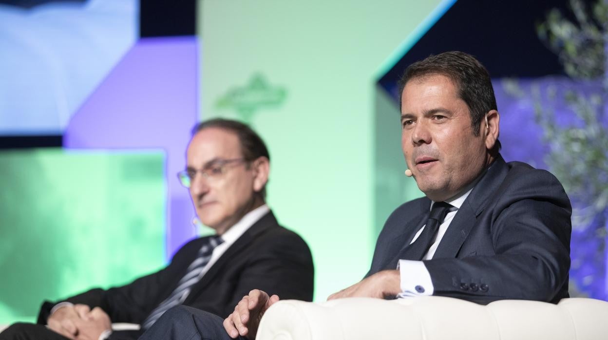 Gerardo Cuerva y Javier González Lara durante la ponencia en el Congreso Regional del PP Andaluz