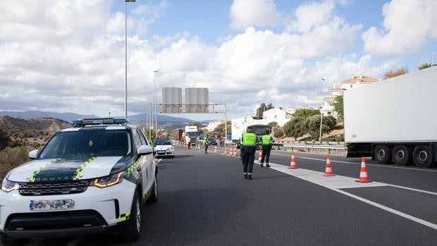 Un motorista muere al chocar con un camión parado en un piquete informativo Cádiz