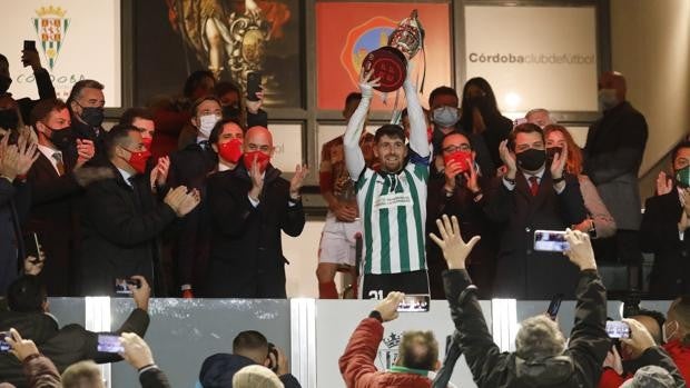 Javi Flores, capitán cordobesista: «Al final vine al Córdoba CF para vivir momentos así»