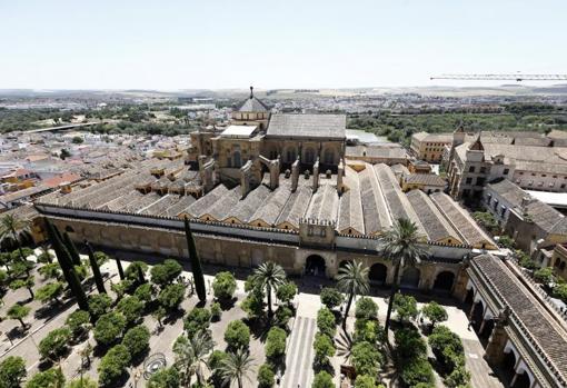 Vista de la Mezquita-Catedral y la ciudad desde la torre campanario