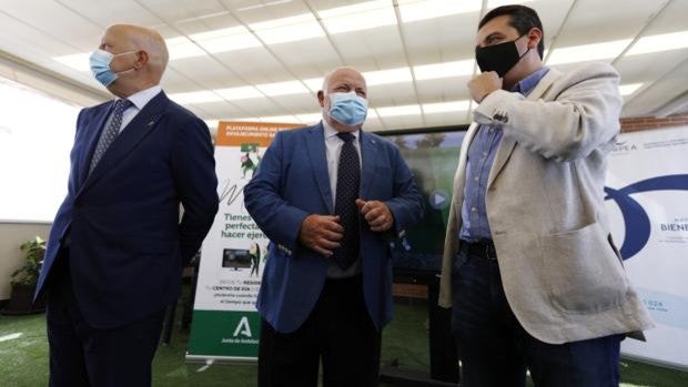 El alcalde de Córdoba «recomienda encarecidamente usar mascarilla en exteriores» durante la Navidad