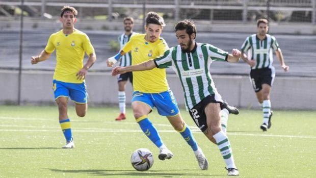 El Córdoba CF se atasca en Canarias y amarga el debut de Abreu y el estreno goleador de Arranz