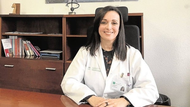 La gerente del hospital de Málaga con 80 infectados agradece la rapidez para investigar el brote de la UCI