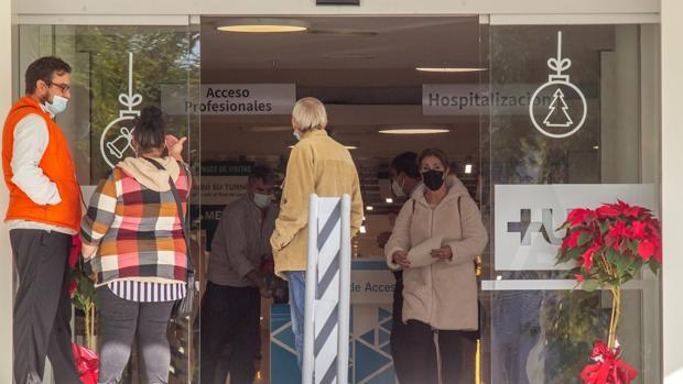 Hospitales y residencias andaluces no han exigido el certificado Covid a las visitas el primer día de vigencia