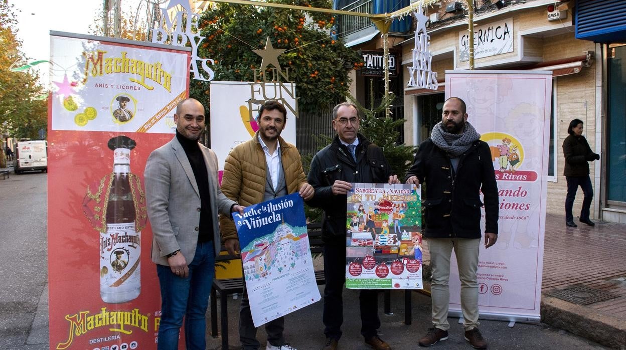 Responsables comerciales en la presentación de los actos de La Viñuela y El Marrubial