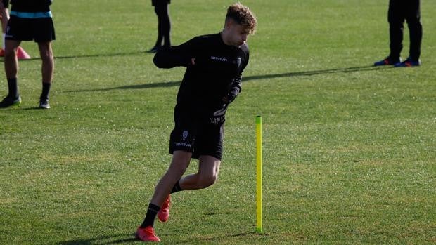 Simo y Bernal, ausentes en el entrenamiento del Córdoba CF