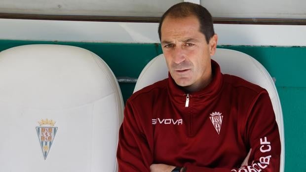 El Córdoba CF renueva a Diego Caro como entrenador del filial hasta 2023