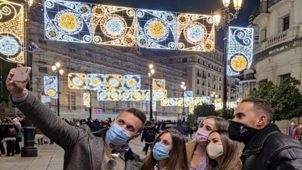 Comidas de Navidad sin copas ni baile: Salud lanza sus recomendaciones anti Covid para Andalucía