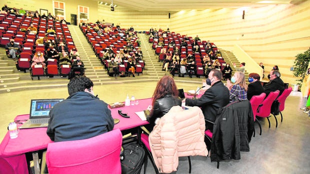 El rector asegura que la nueva financiación pública beneficia a la Universidad de Córdoba