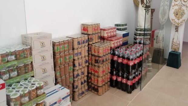 Toneladas de alimentos de las hermandades de Córdoba para los que tienen menos