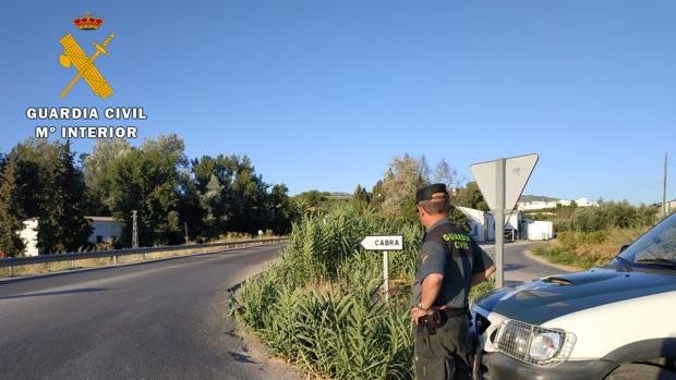 La Guardia Civil investiga a tres personas por provocar un fuego con sustancias peligrosas en Monturque