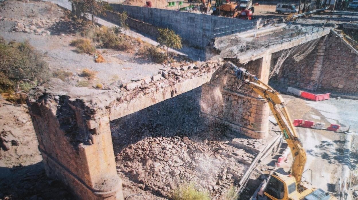 Uno de los puentes reconstruidos por la Consejería de Foemento este año