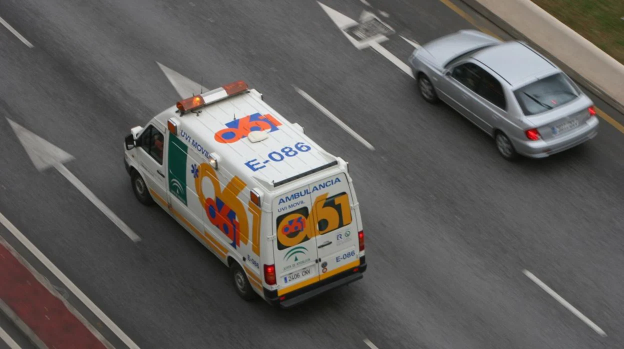 Una ambulancia del 061