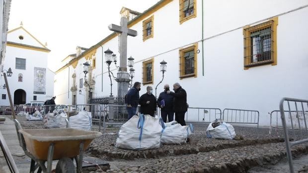 El soterramiento de los cables de la plaza de Capuchinos de Córdoba acabará el primer trimestre de 2022