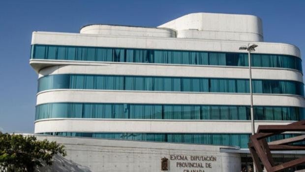 La Diputación de Granada ofrece sus abogados para denunciar a la Junta a varios ayuntamientos