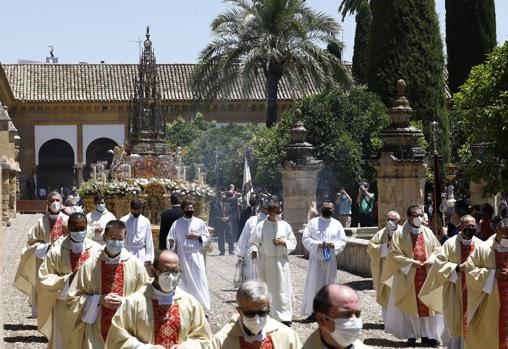 Procesión del Corpus Christ por el Patio de los Naranjos