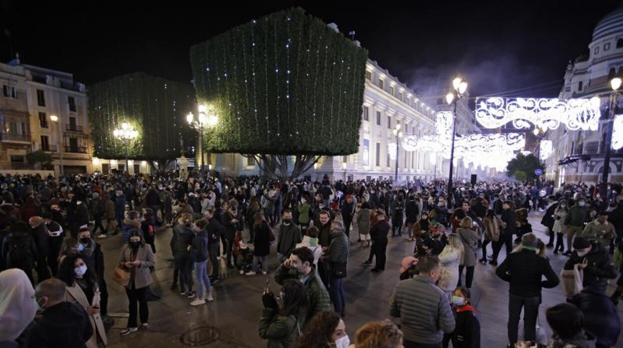 Celebración de la Nochevieja en las calles de Sevilla