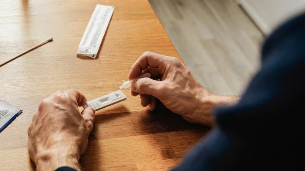 Estos son los errores comunes que pueden provocar resultados falsos en los test de antígenos