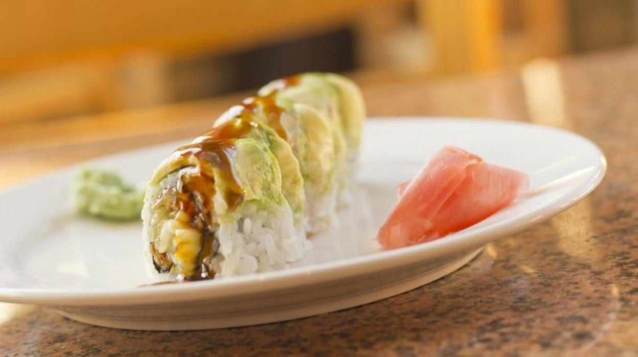 Rollitos de alga nori con verduras en tempura