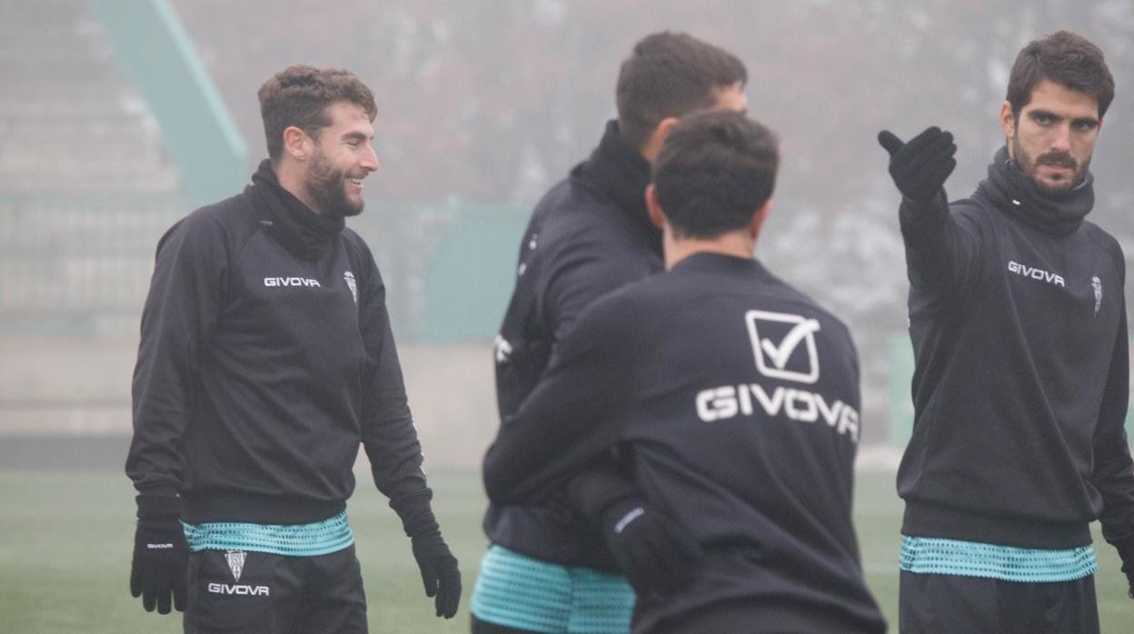 José Cruz y Bernardo Cruz en el entrenamiento de la ciudad deportiva