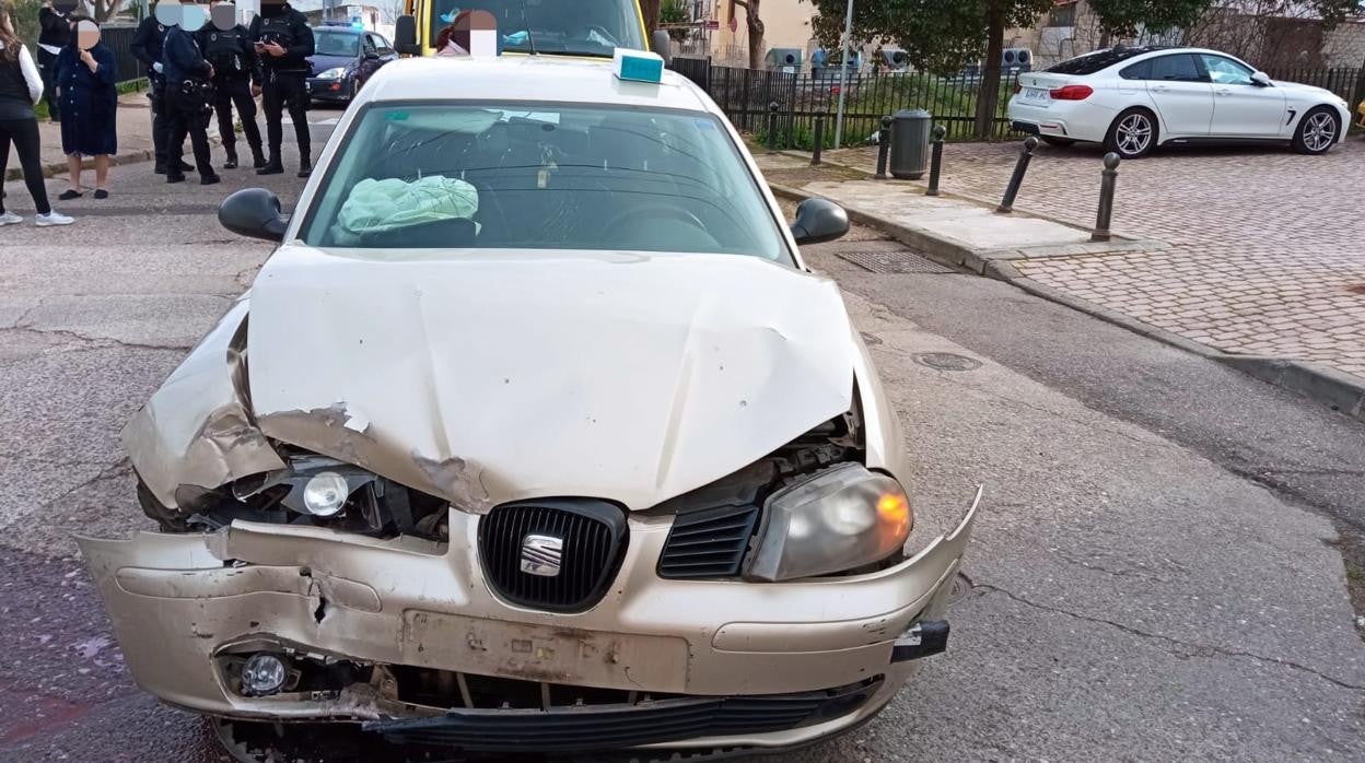 Estado en que quedó el coche siniestrado en Córdoba