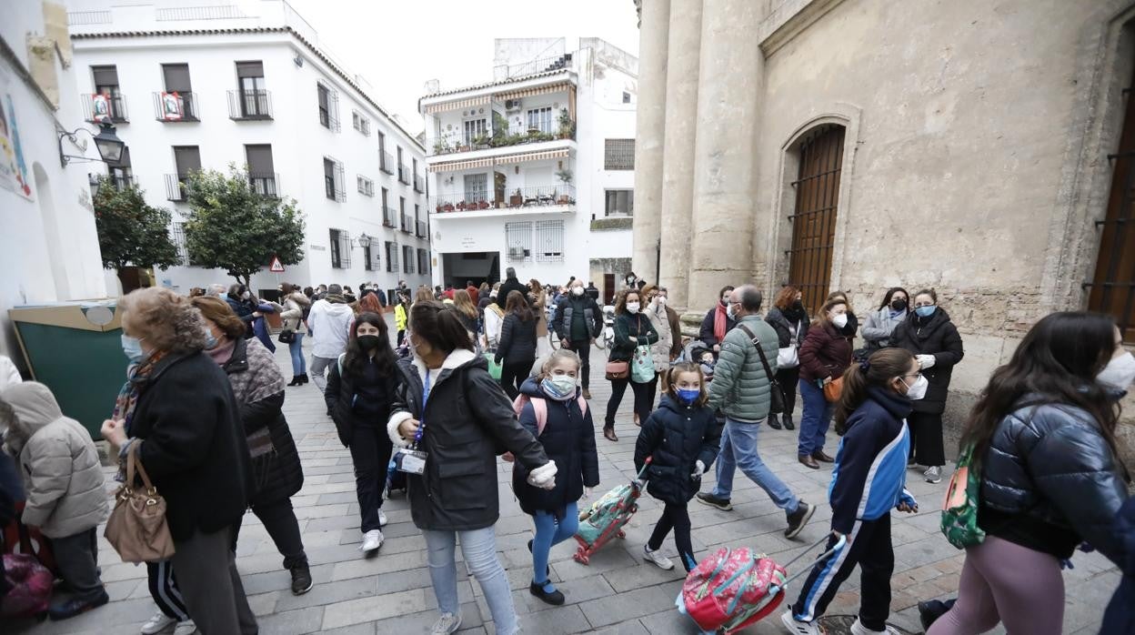 Escolares en el Centro de Córdoba, este lunes