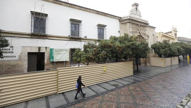 De hospital a orfanato y espacio de encuentros: un libro resume la historia del Palacio de Congresos de Córdoba