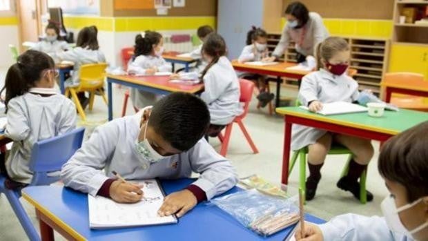 Los niños pueden ir a clase en Andalucía aunque sean contacto estrecho de un caso Covid