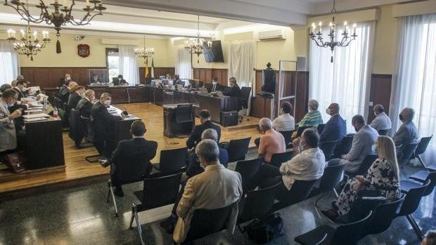 El tribunal reprende al Gobierno socialista por las «ilegalidades clamorosas» en las ayudas a ERE