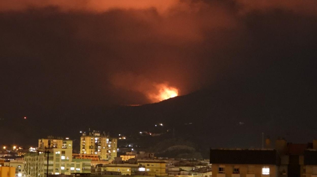 Fuego visto desde la capital