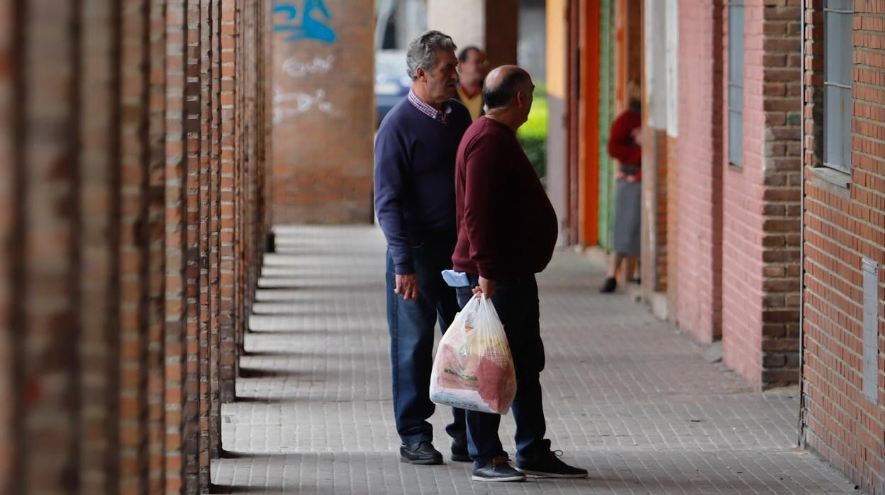 Las Palmeras es uno de los quince barrios más pobres de España, según el Instituto Nacional de Estadística