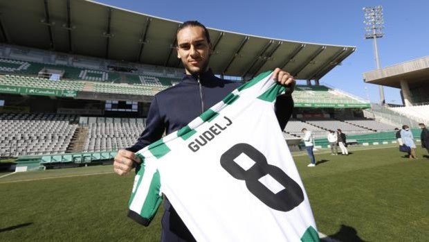 Gudelj, nuevo jugador del Córdoba CF: «El equipo está jugando muy bien y es muy fácil entrar»