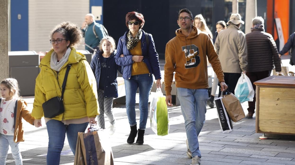 Ambiente en el Centro de Córdoba una mañana de invierno