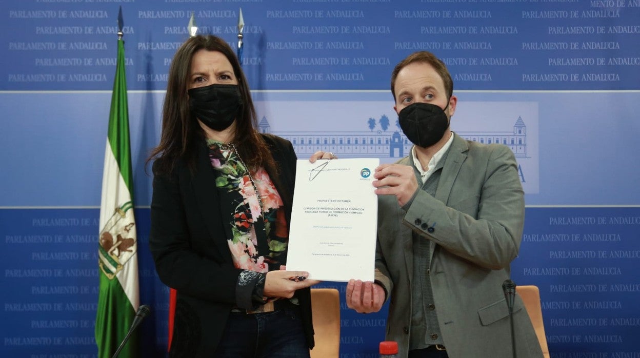 Los diputados Ana Vanessa García y Erik Domínguez, representantes del PP en la comisión de la Faffe