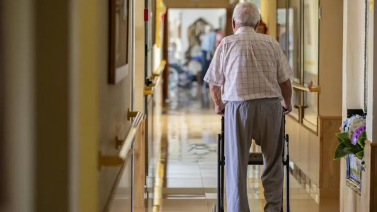 Los mayores de 80 años pierden antes la inmunidad de las vacunas Covid