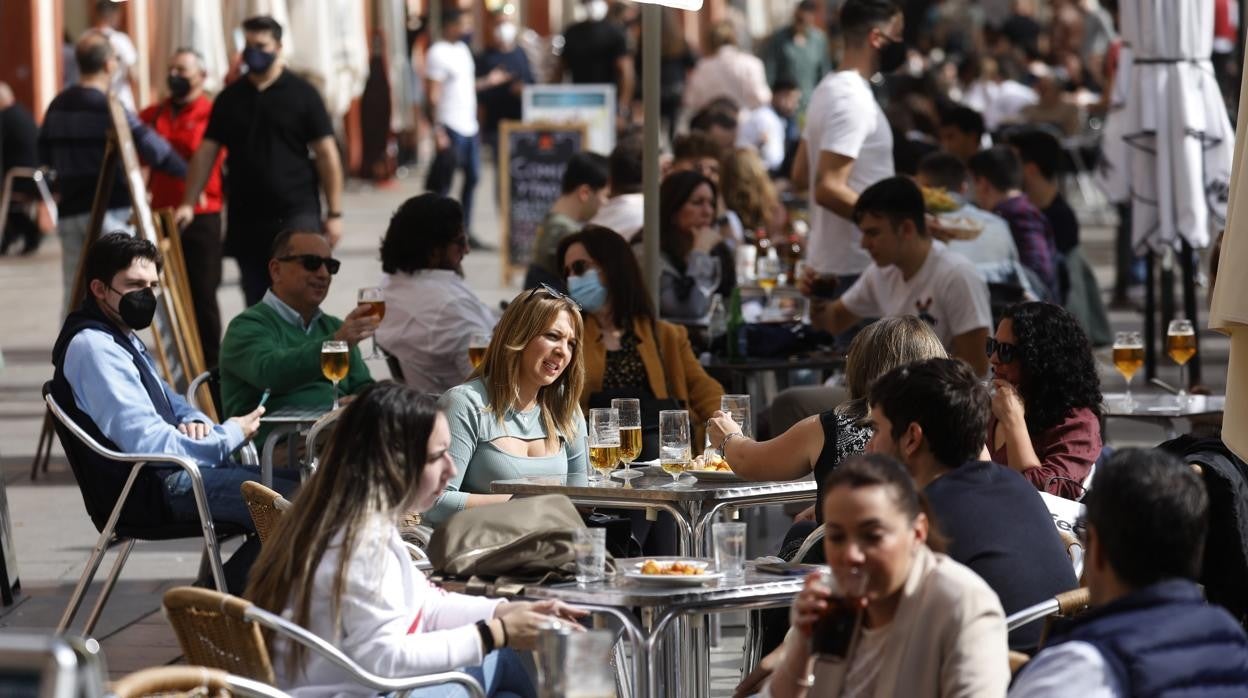 Ambiente de terrazas en la plaza de la Corredera Valerio Merino