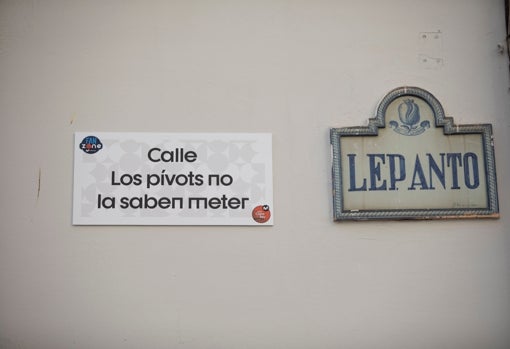 Calle Los Pívots no la saben meter en el centor de Granada