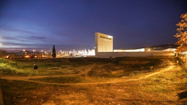 El «gran espacio escénico» de Granada sigue siendo un solar más de 20 años después