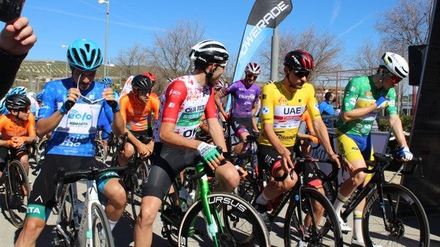 Vuelta Andalucía 2022 | Lucena vibra con la salida de la tercera etapa